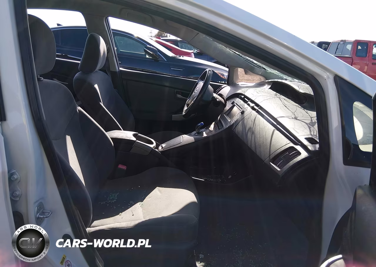 2013 Toyota Prius Two VIN:JTDKN3DUXD5651752 - 5