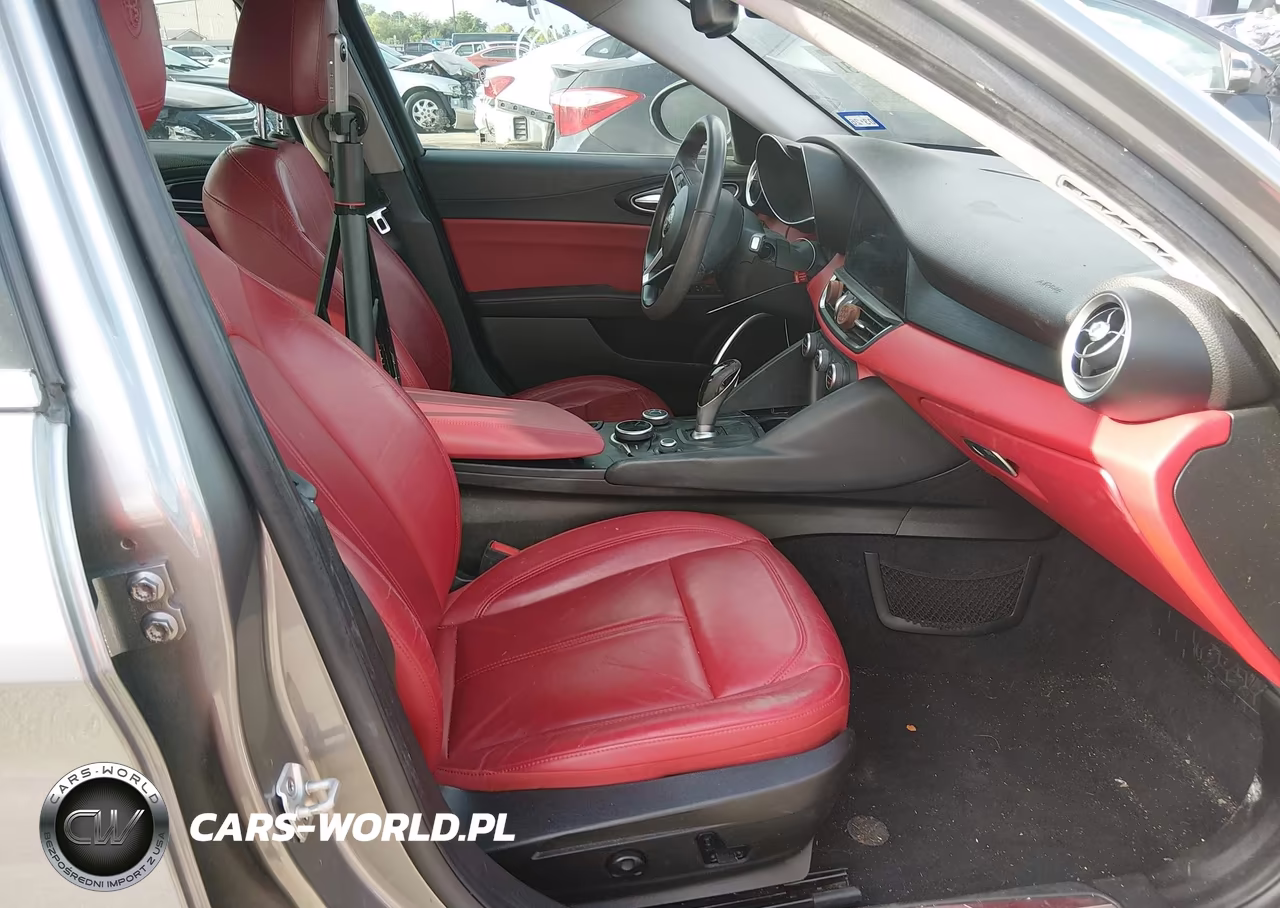 2018 Alfa Romeo Giulia Rwd VIN:ZARFAEBNXJ7568025 - 5