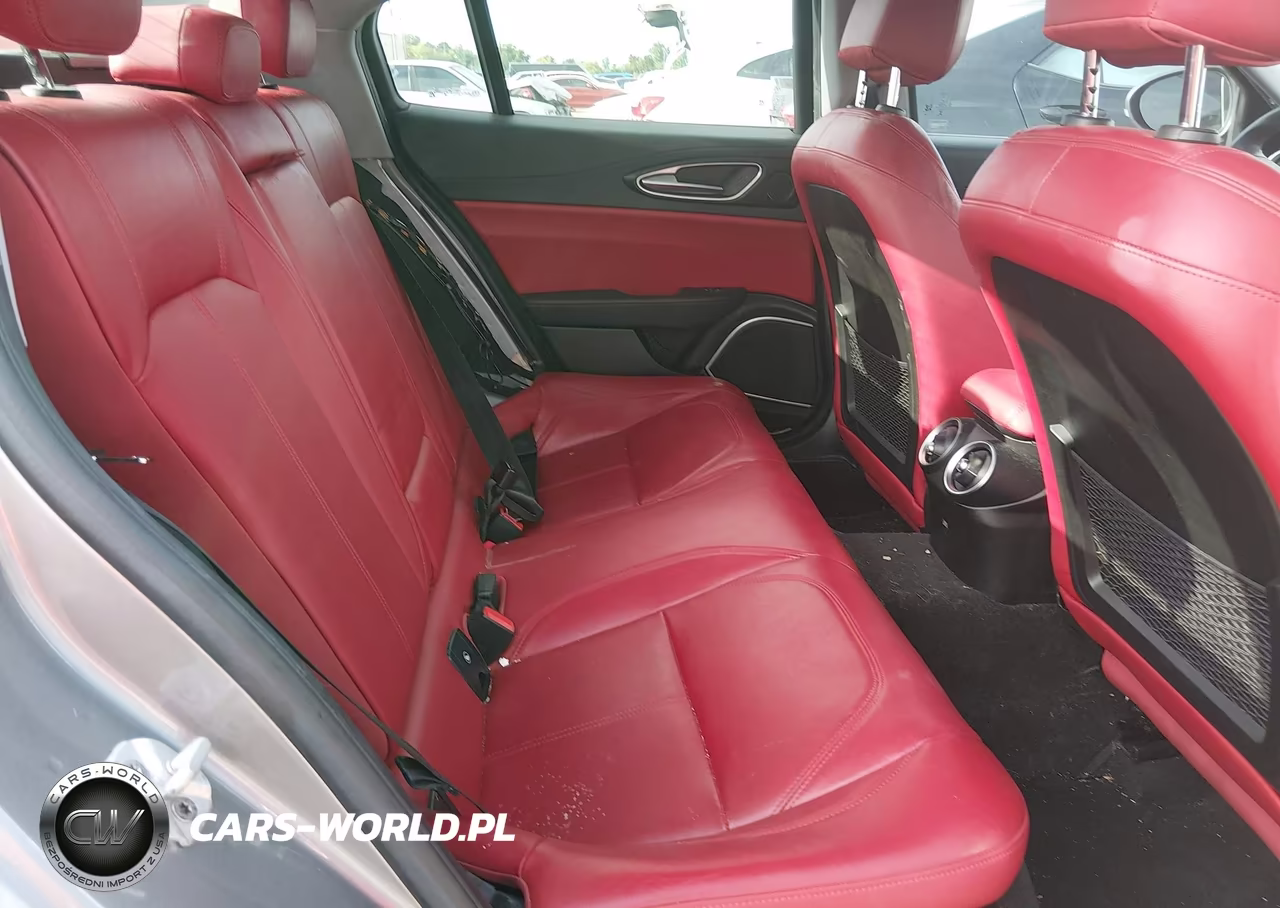 2018 Alfa Romeo Giulia Rwd VIN:ZARFAEBNXJ7568025 - 8