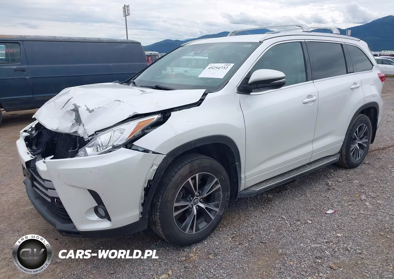 2018 Toyota Highlander Le Plus VIN:5TDBZRFH9JS804991 - 2