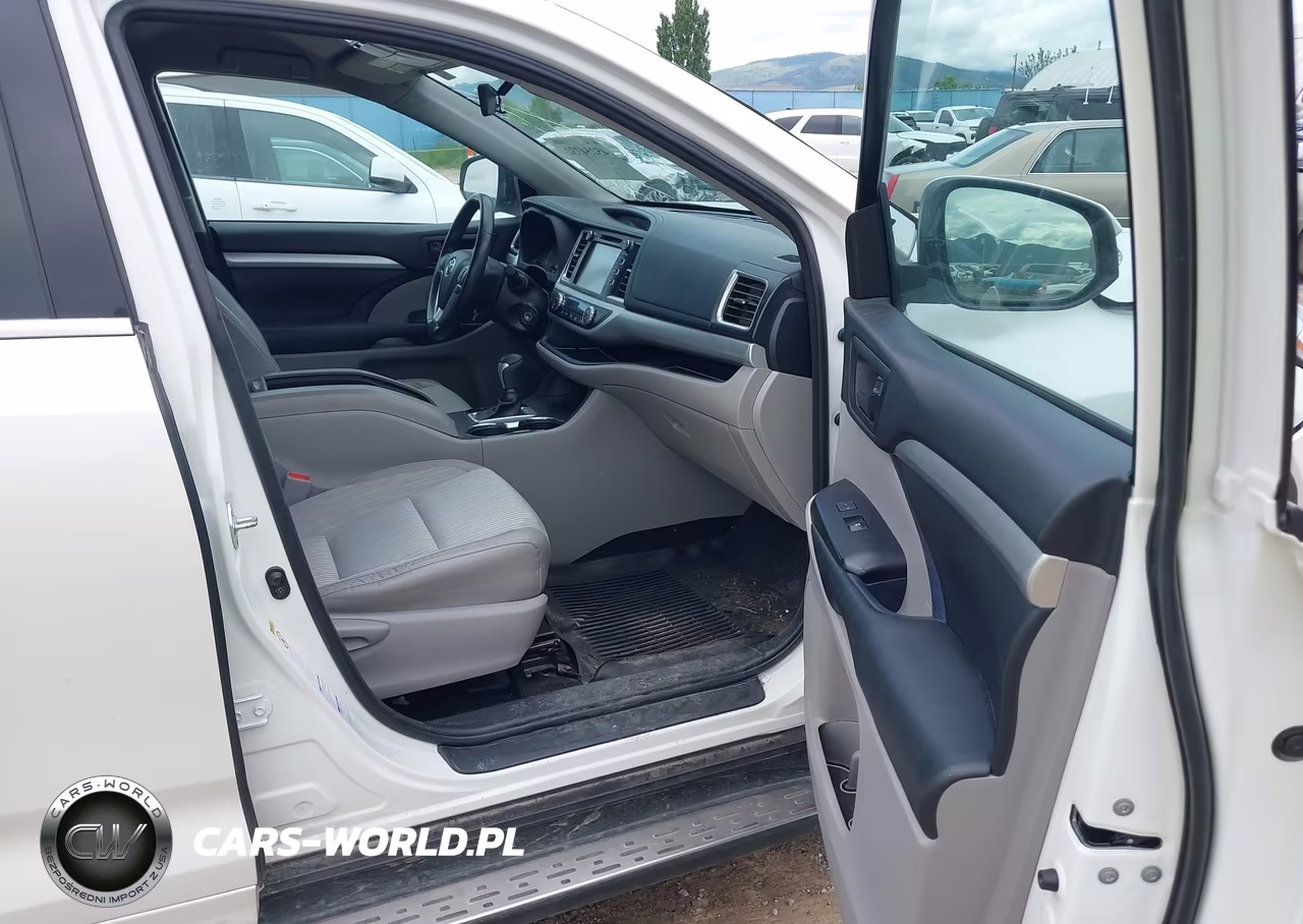 2018 Toyota Highlander Le Plus VIN:5TDBZRFH9JS804991 - 5
