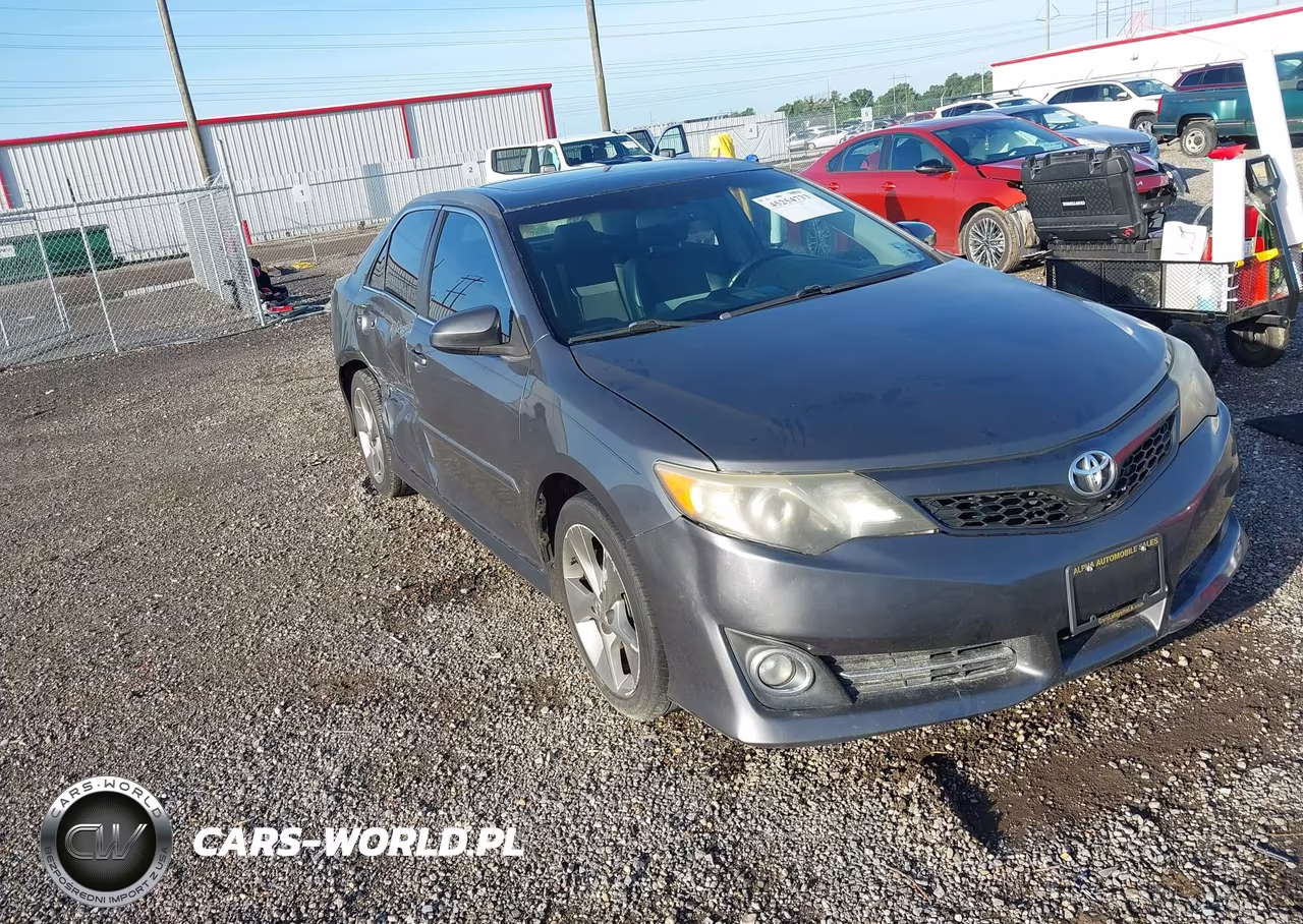 2012 Toyota Camry Se V6 – zdjęcie 1 z 16