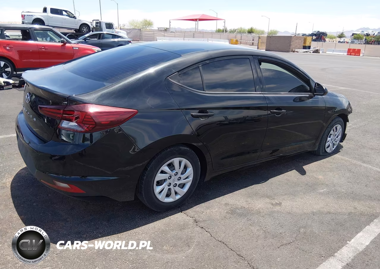 2019 Hyundai Elantra Se VIN:5NPD74LF0KH440648 - 4