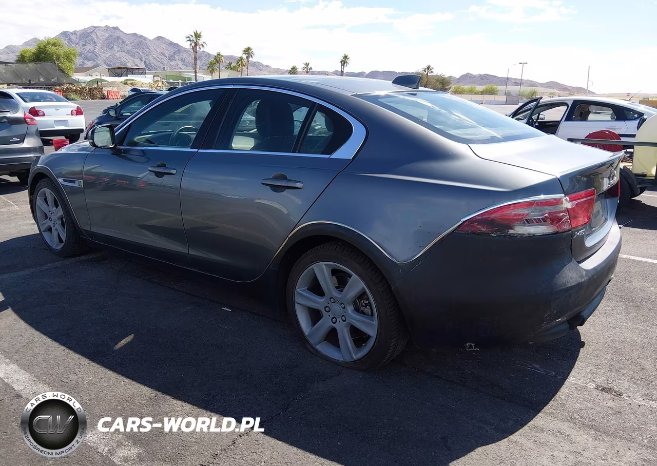 2017 Jaguar Xe 25T Prestige VIN:SAJAE4BG5HA957657 - 3