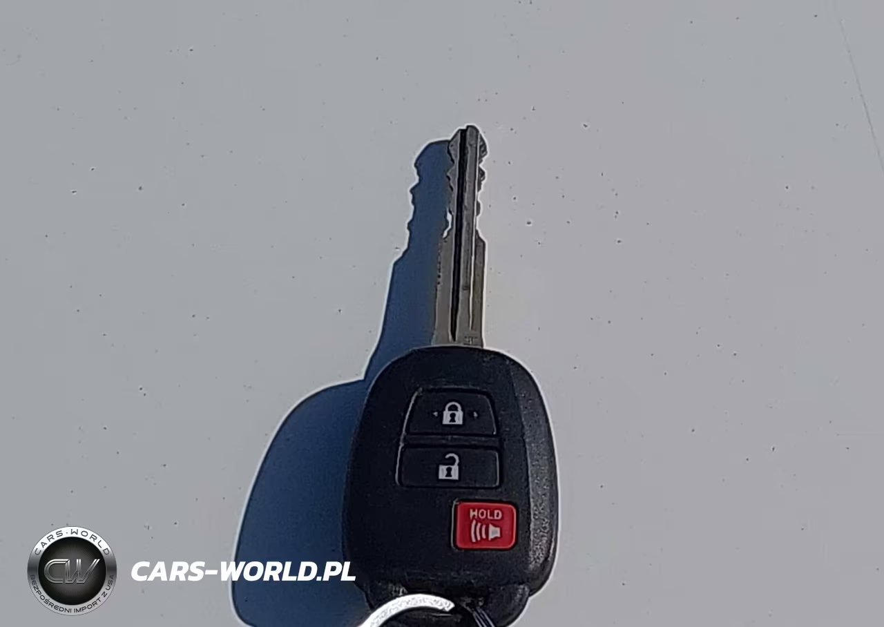 2024 Toyota Corolla Cross L VIN:7MUAAAAG9RV114632 - 11