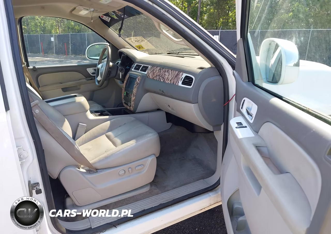 2012 Chevrolet Tahoe Lt VIN:1GNSCBE06CR153056 - 5