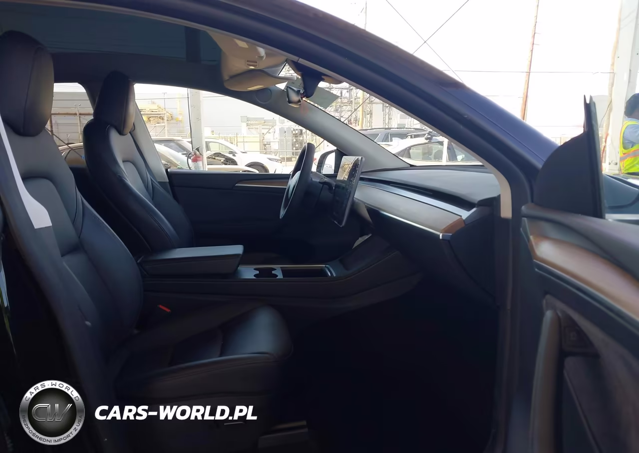 2025 Tesla Model Y Long Range Dual Motor All-Wheel Drive VIN:7SAYGAEE0SF249544 - 5