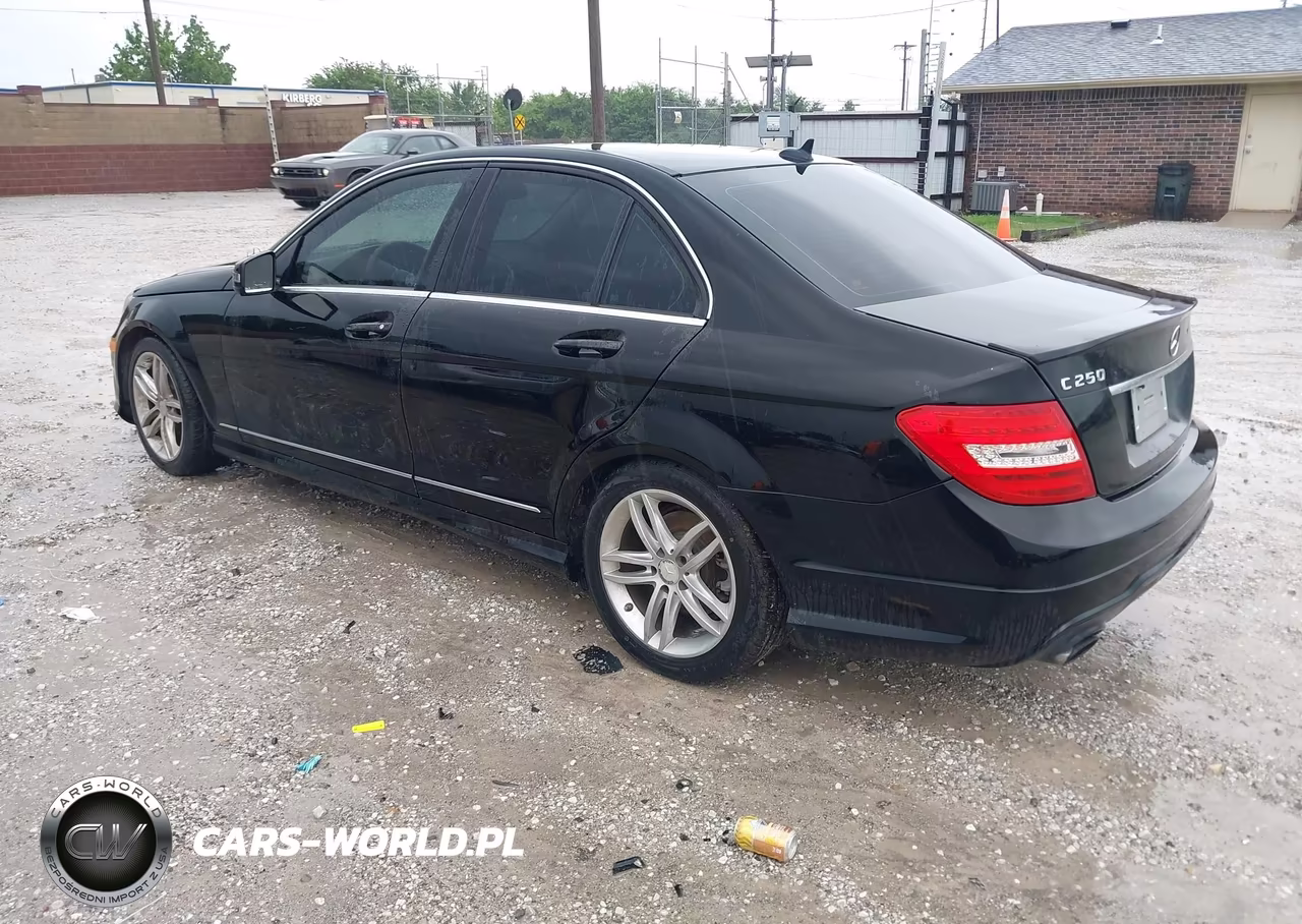 2013 Mercedes-Benz C 250 Sport VIN:WDDGF4HB2DA850714 - 3