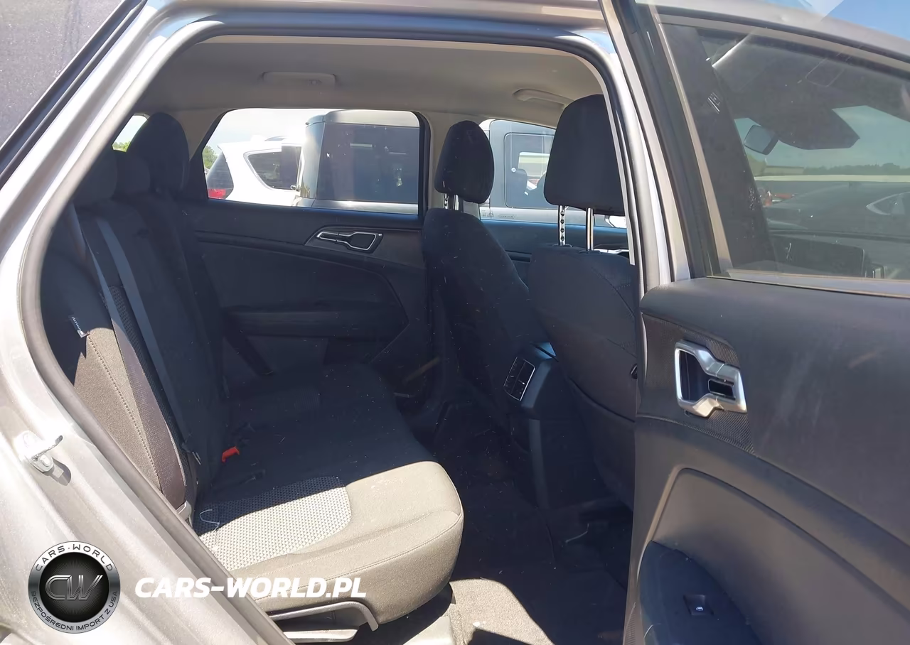 2025 Kia Sportage Lx VIN:KNDPUCDF1S7406169 - 8