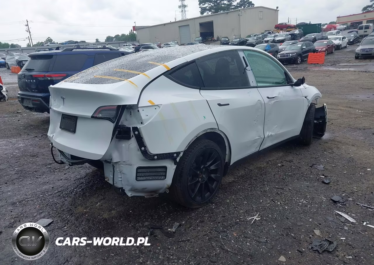 2021 Tesla Model Y Standard Range Rear-Wheel Drive VIN:5YJYGDED9MF181396 - 4