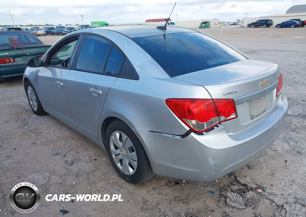 2014 Chevrolet Cruze Ls Auto VIN:1G1PA5SH1E7180091 - 3
