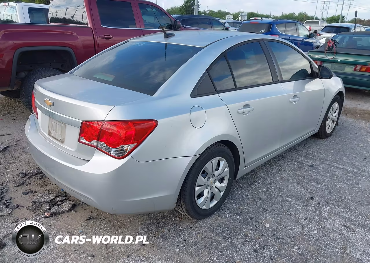 2014 Chevrolet Cruze Ls Auto VIN:1G1PA5SH1E7180091 - 4