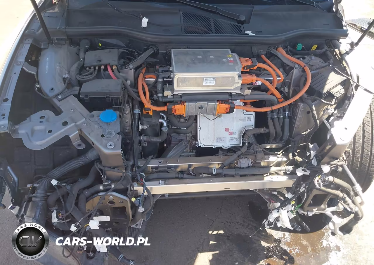 2022 Audi E-Tron Premium Plus Quattro VIN:WA1LAAGE2NB009838 - 10