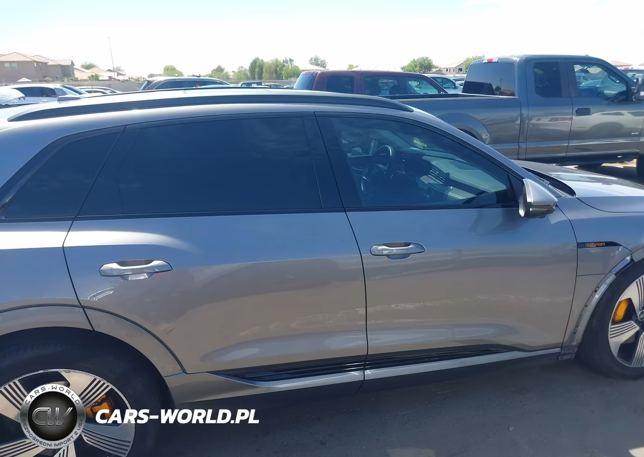 2022 Audi E-Tron Premium Plus Quattro VIN:WA1LAAGE2NB009838 - 14