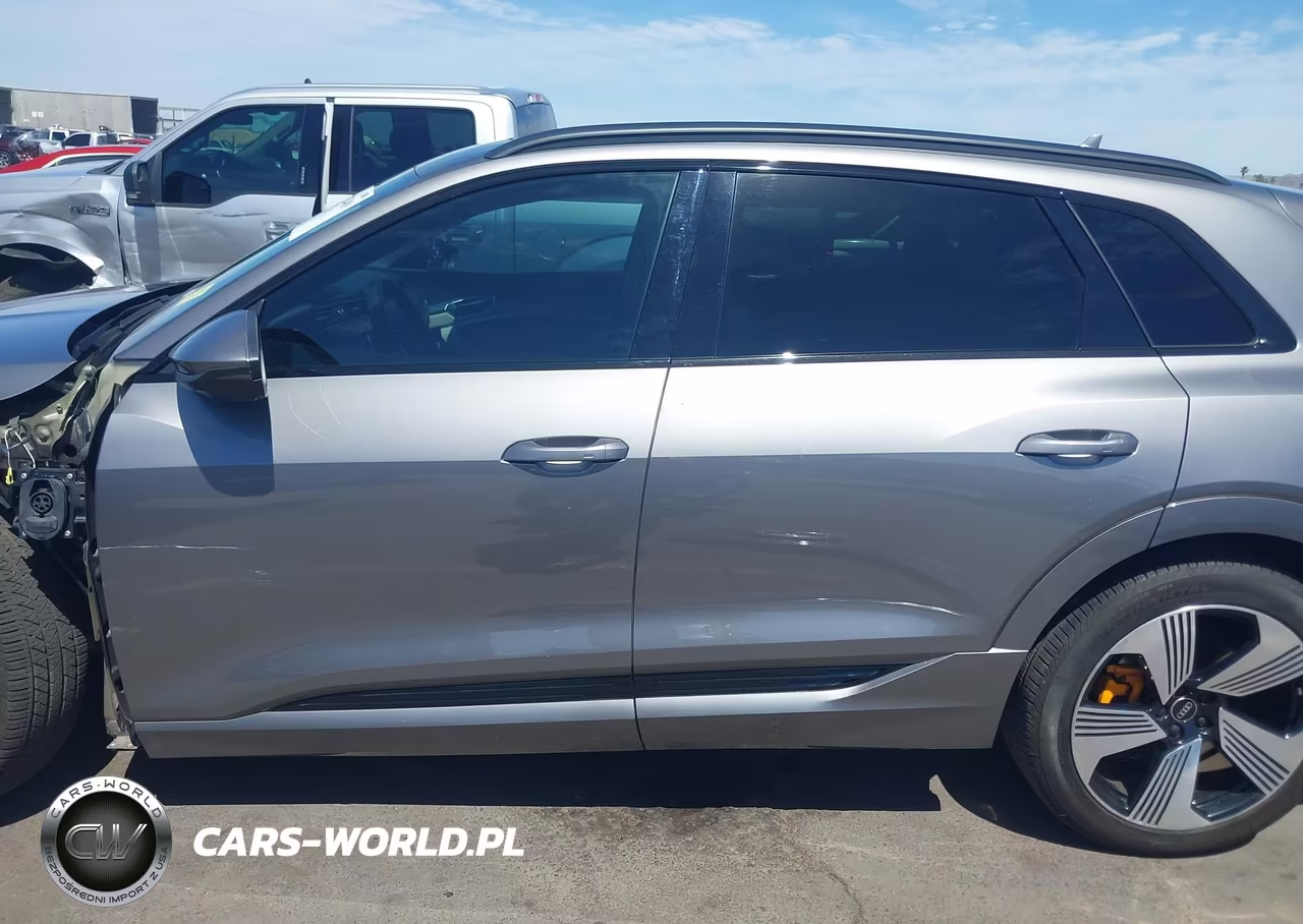 2022 Audi E-Tron Premium Plus Quattro VIN:WA1LAAGE2NB009838 - 15
