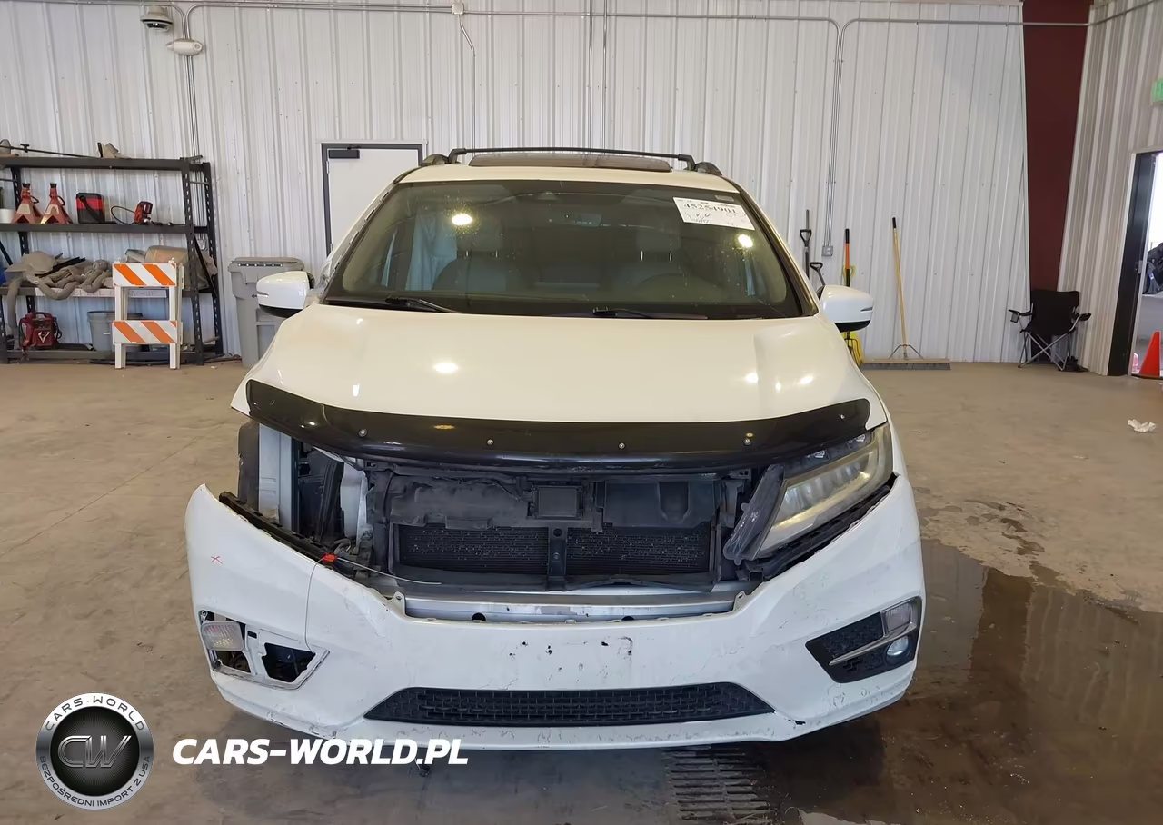 2018 Honda Odyssey Elite VIN:5FNRL6H9XJB018674 - 13