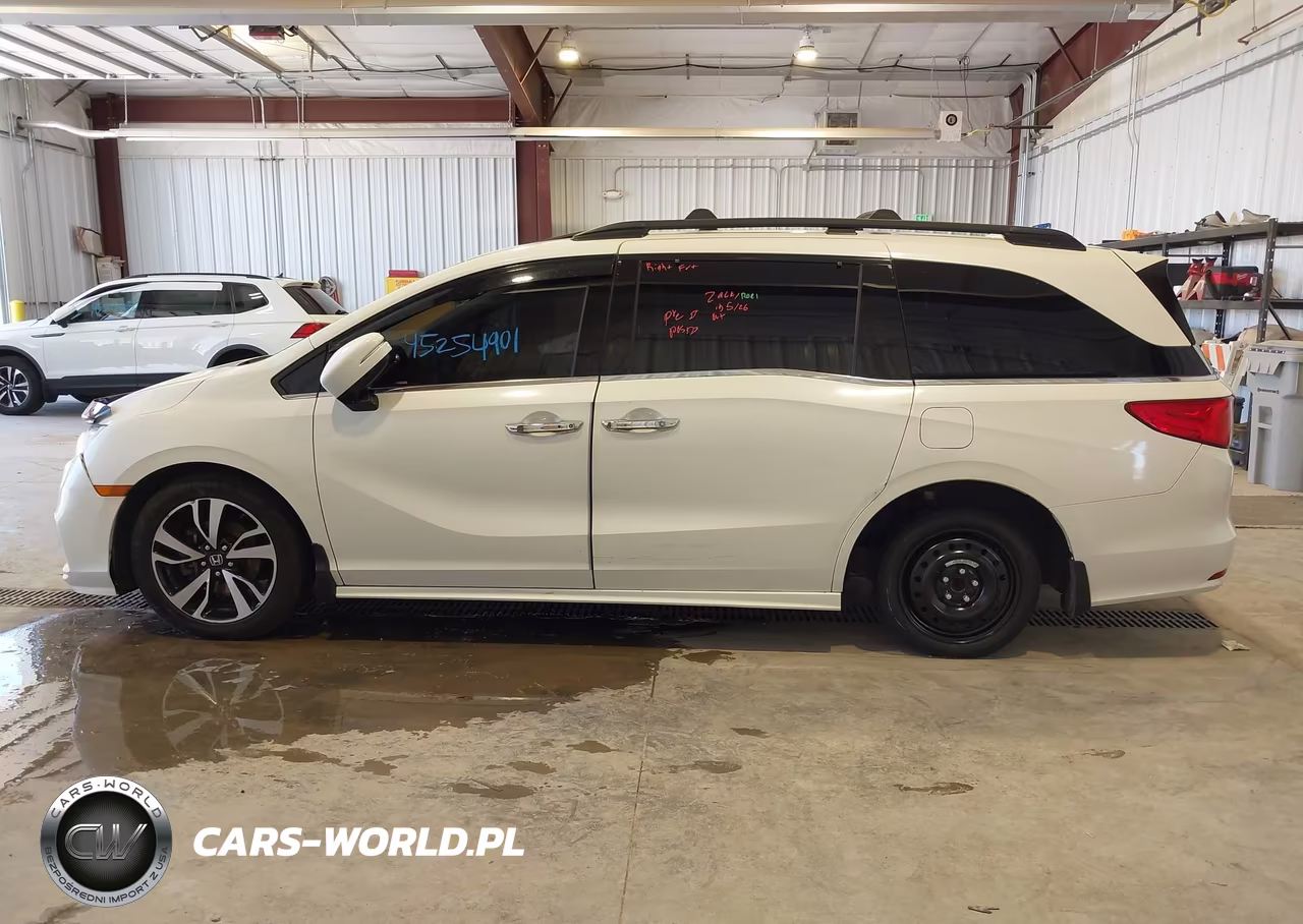 2018 Honda Odyssey Elite VIN:5FNRL6H9XJB018674 - 15