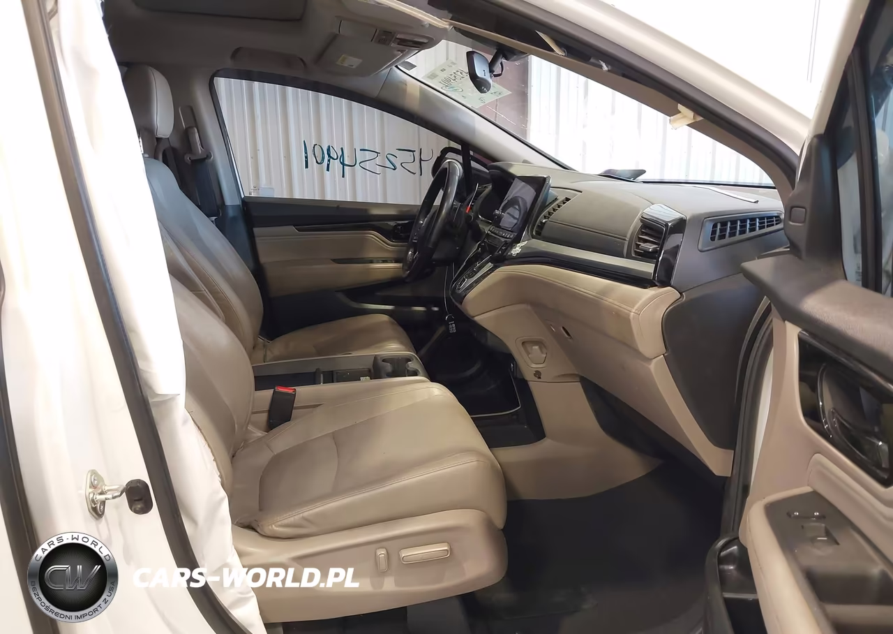 2018 Honda Odyssey Elite VIN:5FNRL6H9XJB018674 - 5