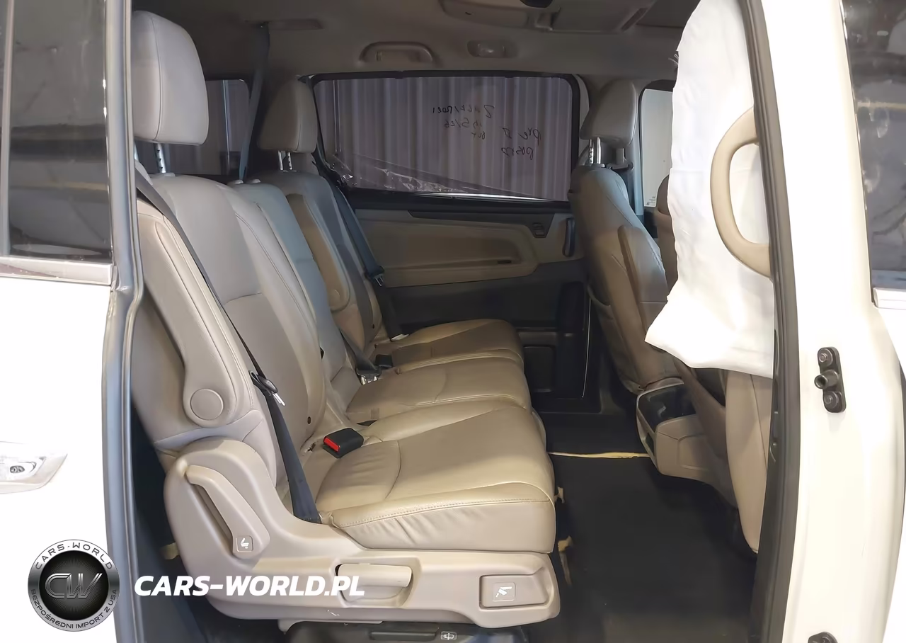 2018 Honda Odyssey Elite VIN:5FNRL6H9XJB018674 - 8