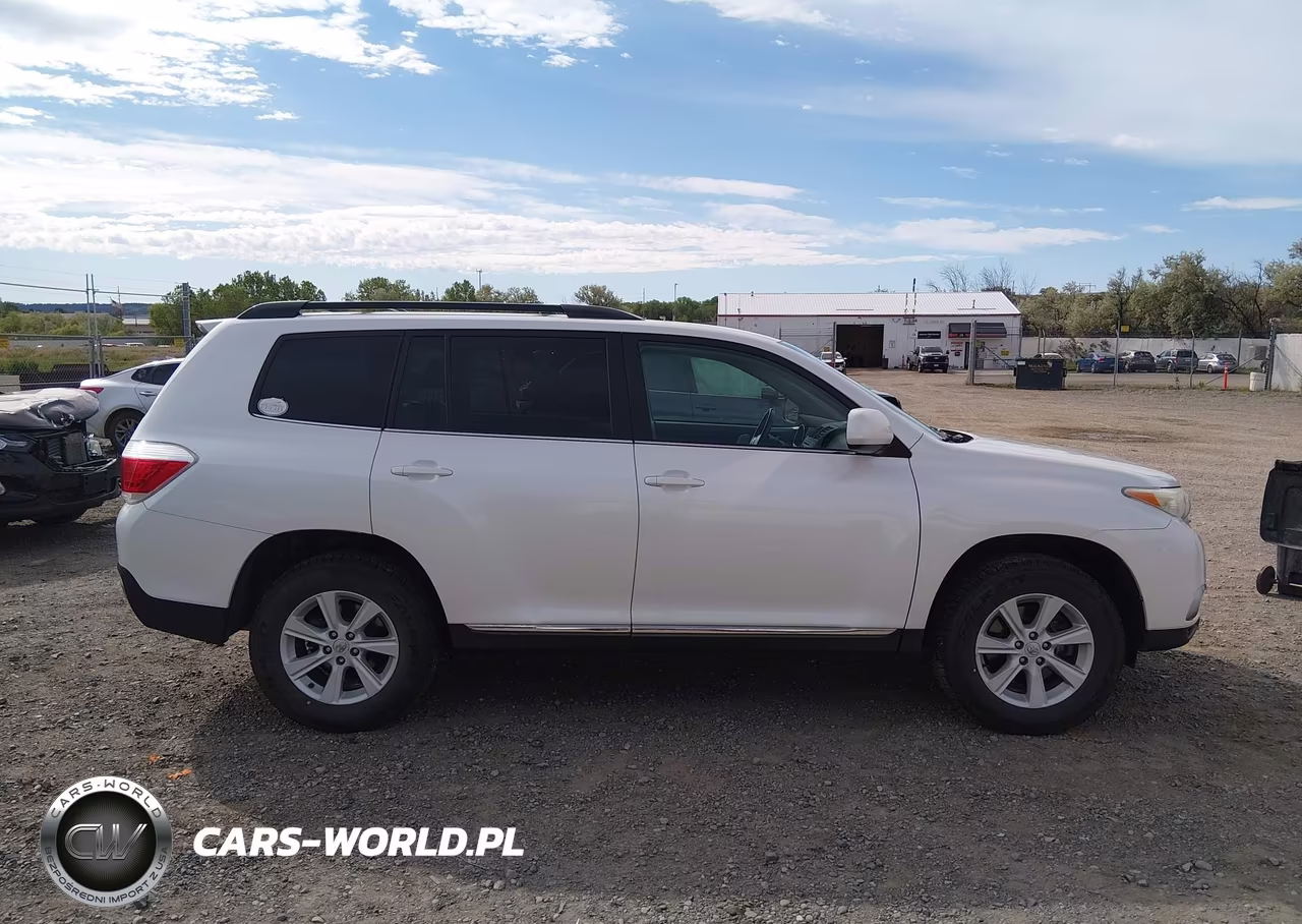 2012 Toyota Highlander Base V6 VIN:5TDBK3EH2CS165696 - 13