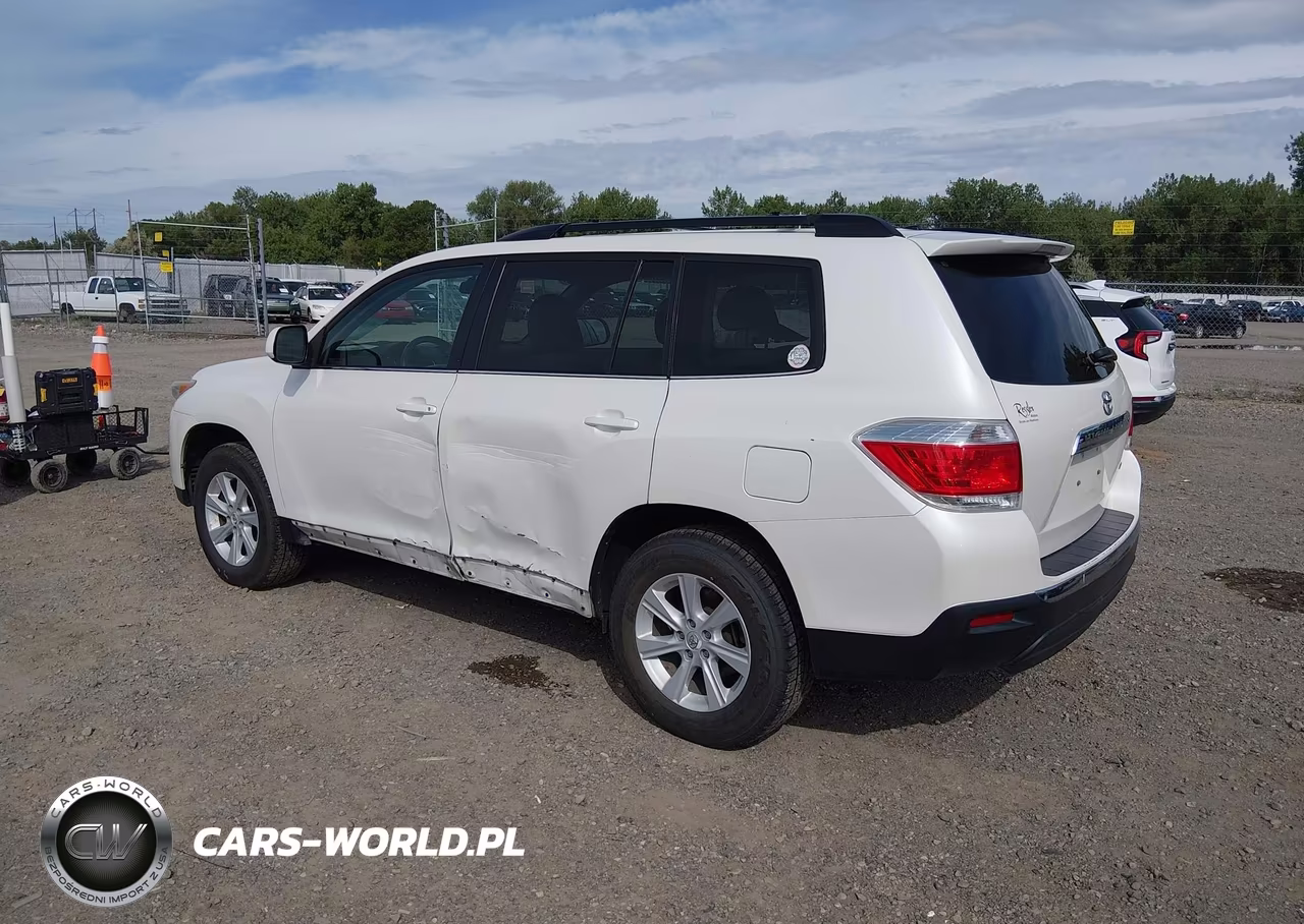 2012 Toyota Highlander Base V6 VIN:5TDBK3EH2CS165696 - 3