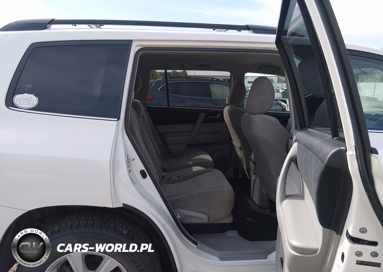 2012 Toyota Highlander Base V6 VIN:5TDBK3EH2CS165696 - 8
