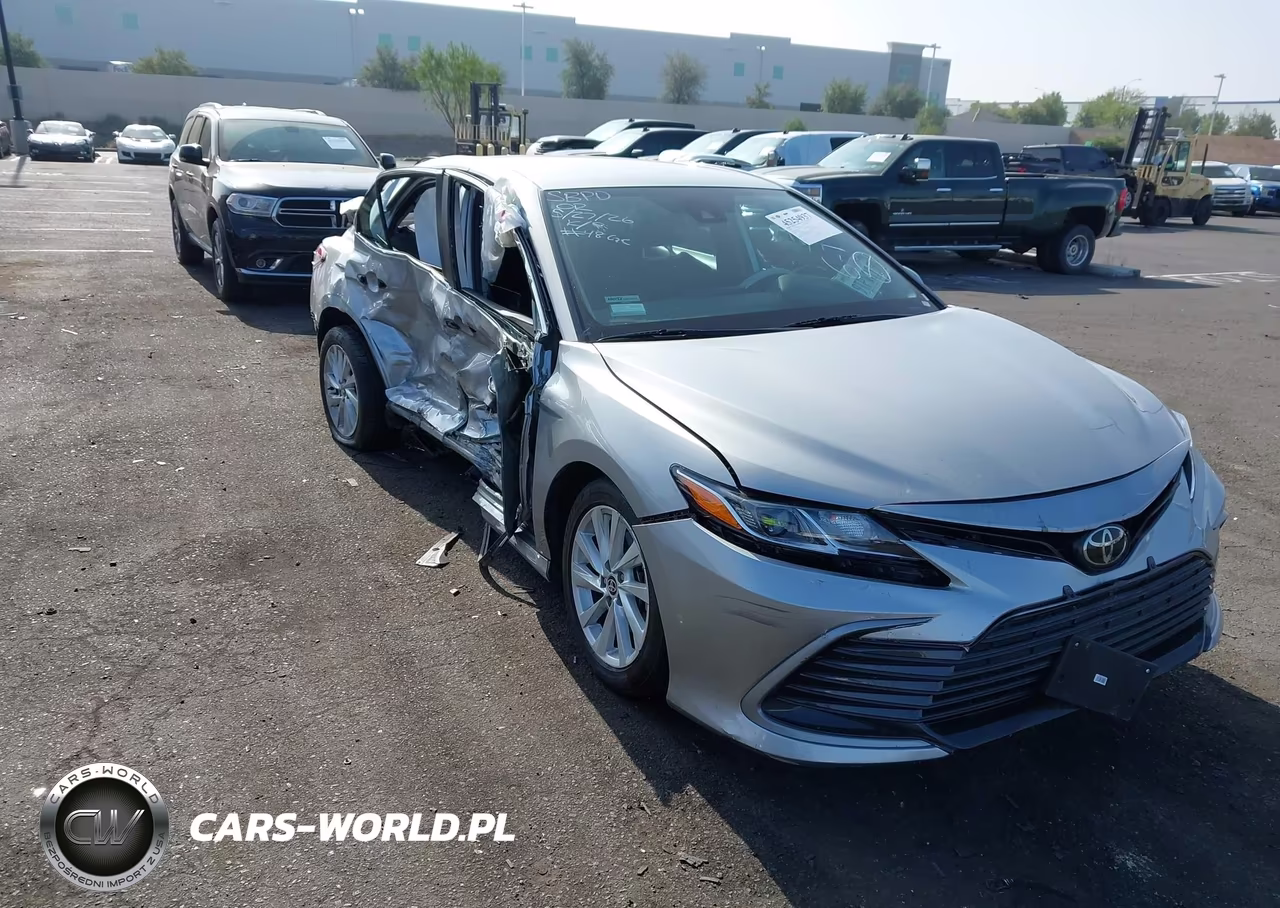 2024 Toyota Camry Le – zdjęcie 1 z 22