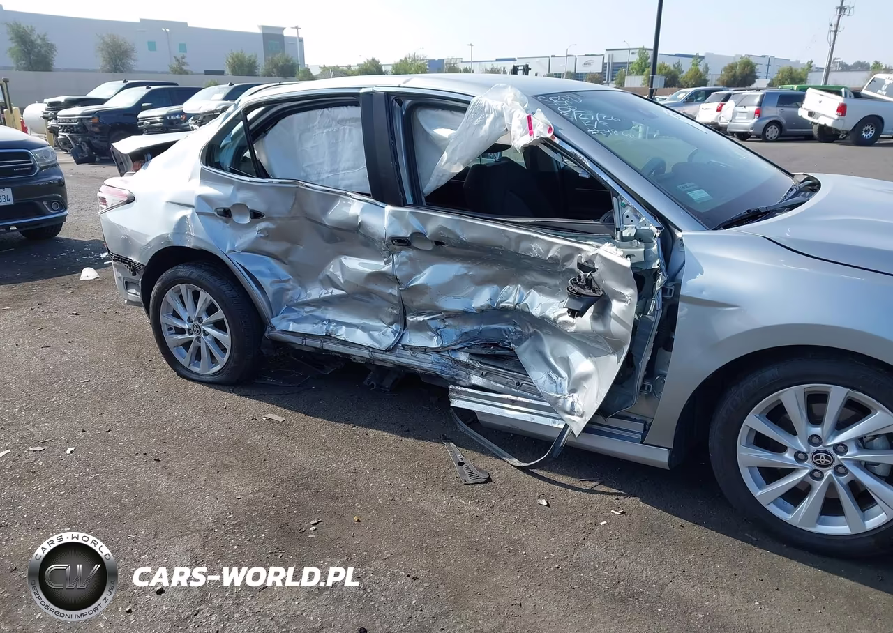 2024 Toyota Camry Le VIN:4T1C11AKXRU226063 - 6
