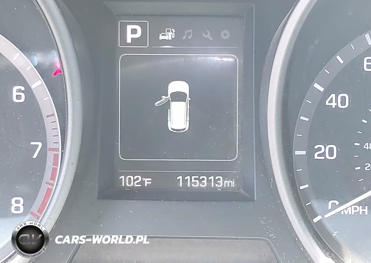 2018 Hyundai Santa Fe Se VIN:KM8SM4HF1JU270843 - 15