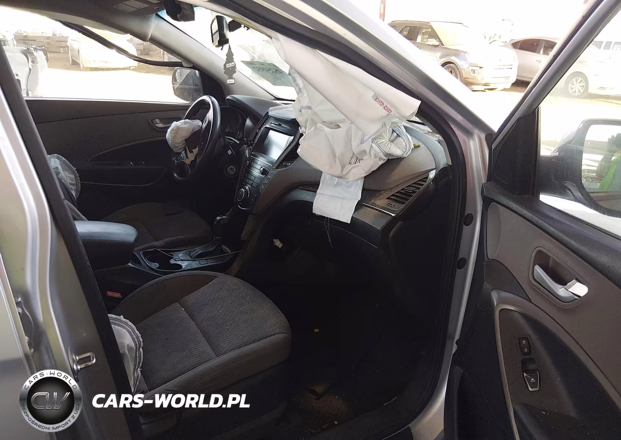 2018 Hyundai Santa Fe Se VIN:KM8SM4HF1JU270843 - 5