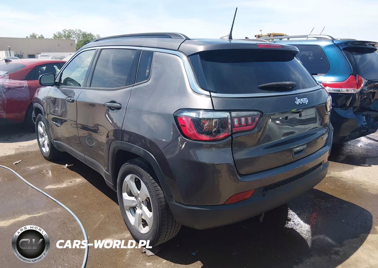 2019 Jeep Compass Latitude Fwd VIN:3C4NJCBB8KT658206 - 3