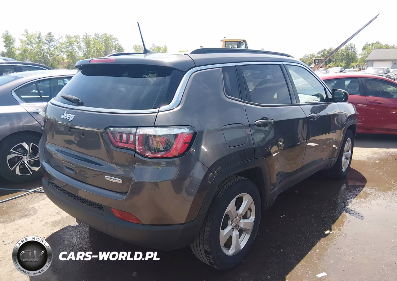 2019 Jeep Compass Latitude Fwd VIN:3C4NJCBB8KT658206 - 4