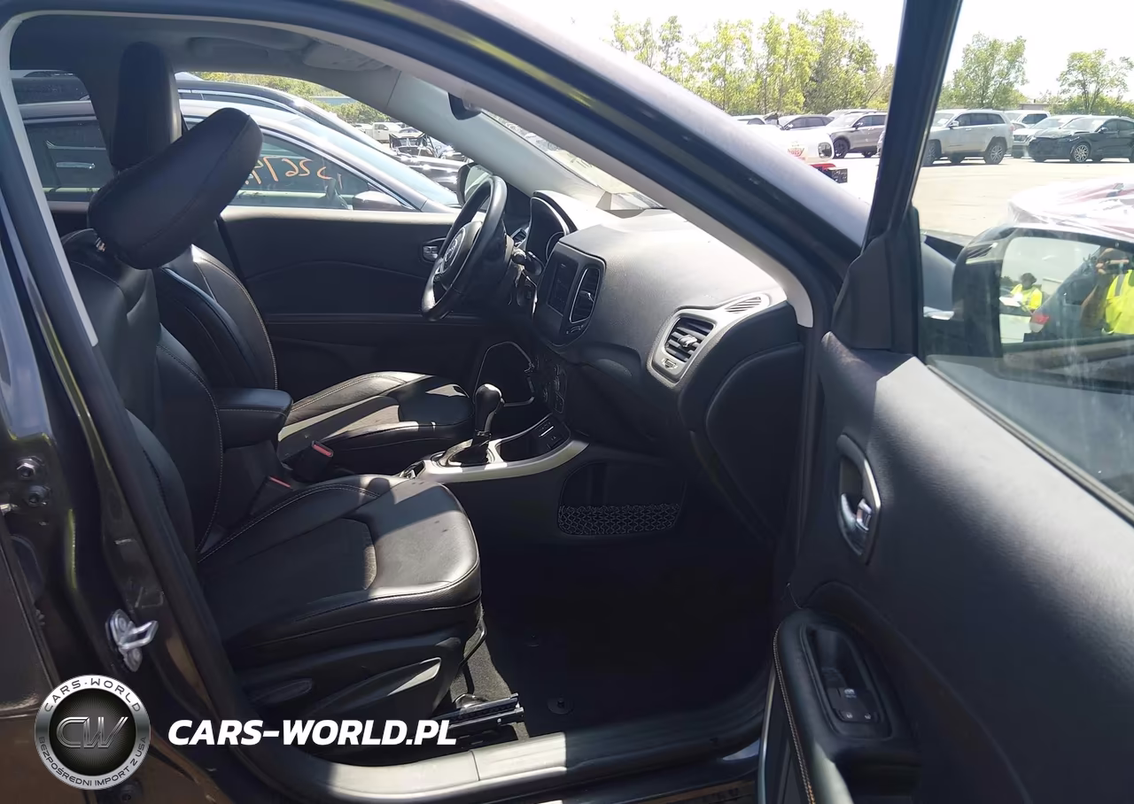 2019 Jeep Compass Latitude Fwd VIN:3C4NJCBB8KT658206 - 5
