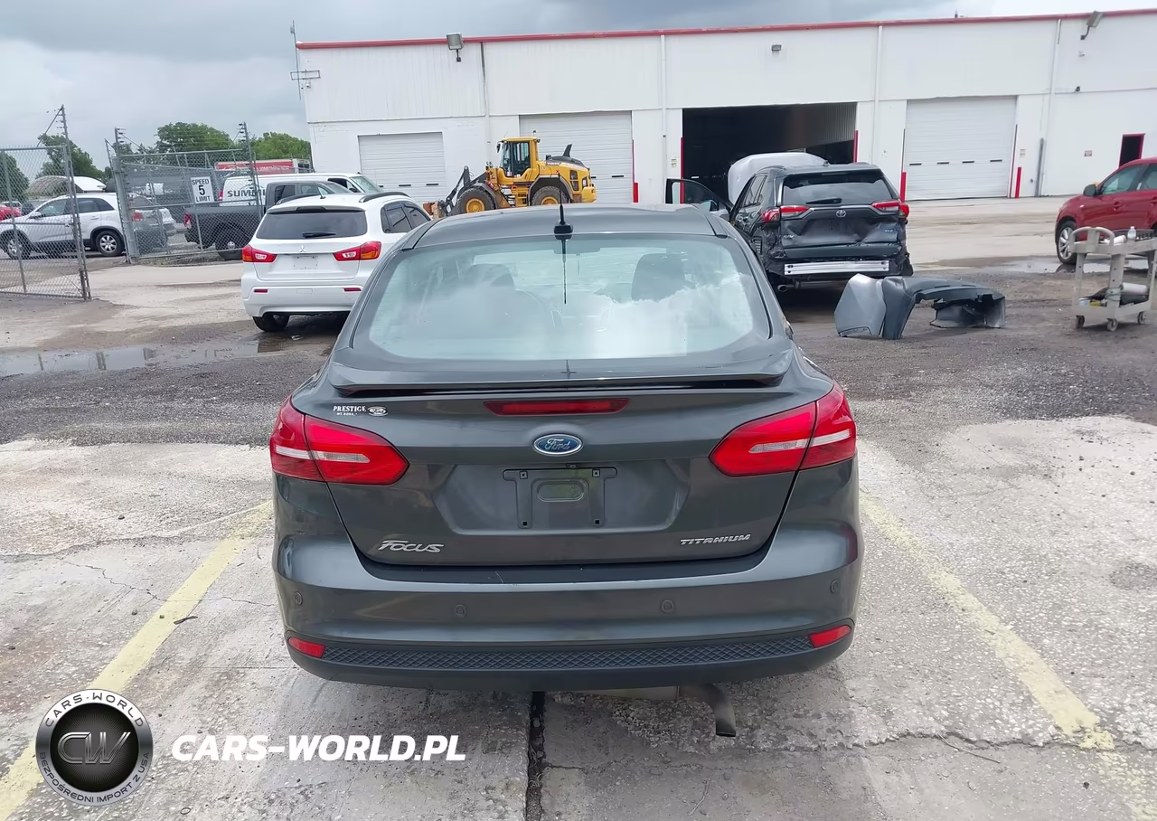 2018 Ford Focus Titanium VIN:1FADP3J27JL247181 - 15