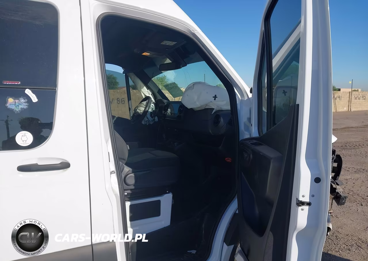 2022 Mercedes-Benz Sprinter 4500 High Roof V6 VIN:W1Y9EC3Y8NT107035 - 5