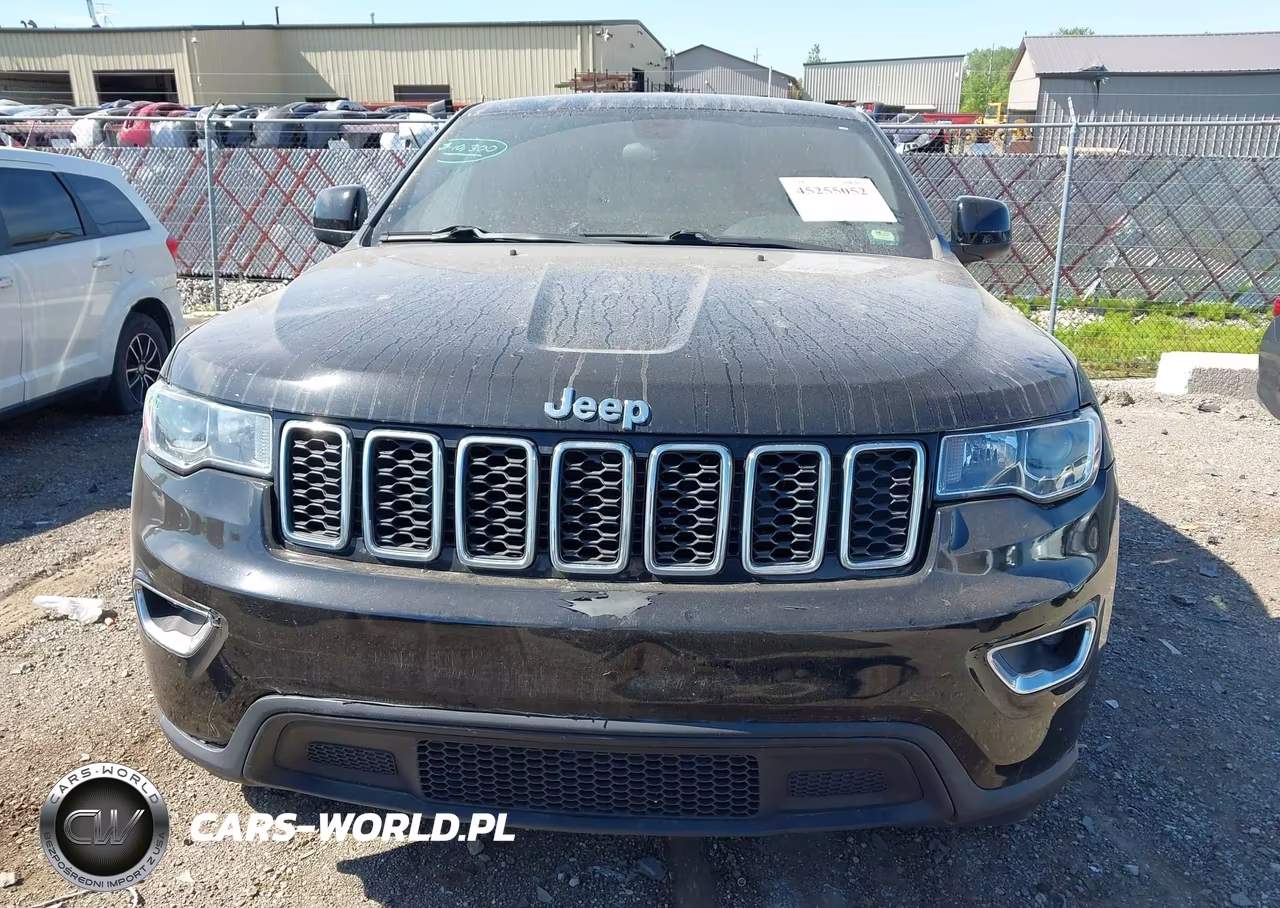 2018 Jeep Grand Cherokee Laredo 4X4 VIN:1C4RJFAG3JC278247 - 12