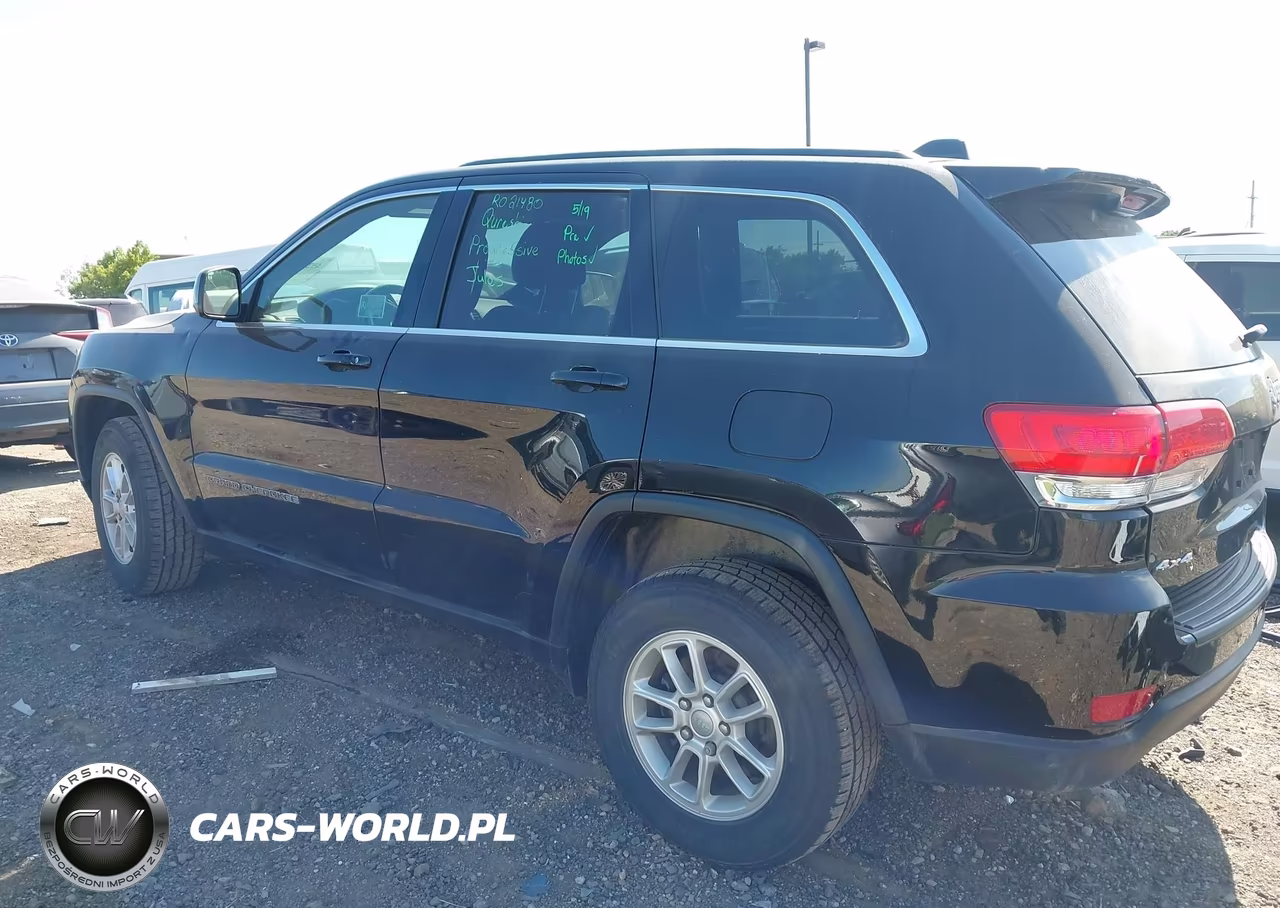 2018 Jeep Grand Cherokee Laredo 4X4 VIN:1C4RJFAG3JC278247 - 14