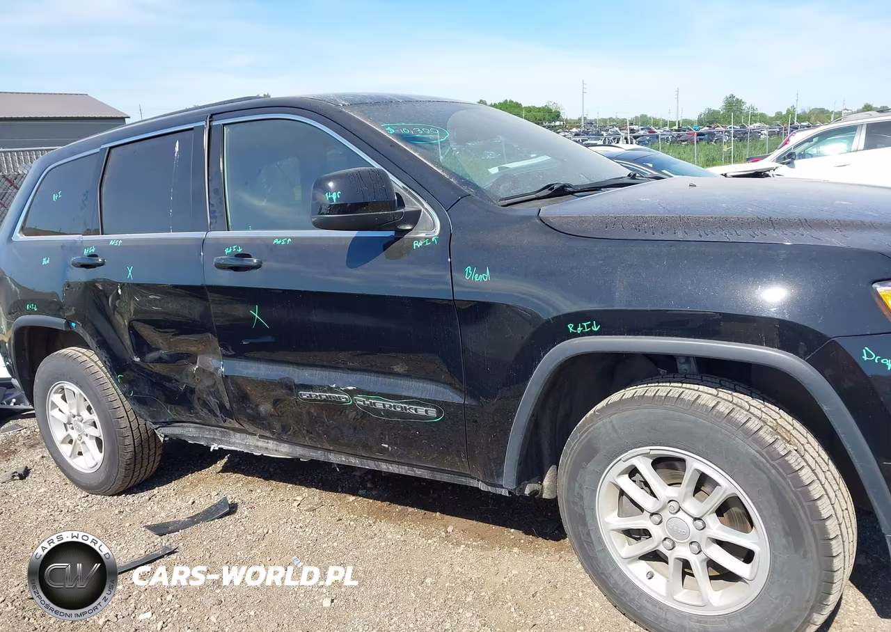 2018 Jeep Grand Cherokee Laredo 4X4 VIN:1C4RJFAG3JC278247 - 6
