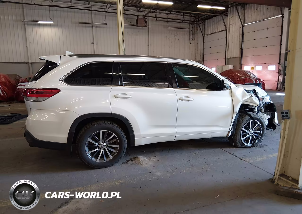 2018 Toyota Highlander Xle VIN:5TDJZRFH4JS529820 - 13