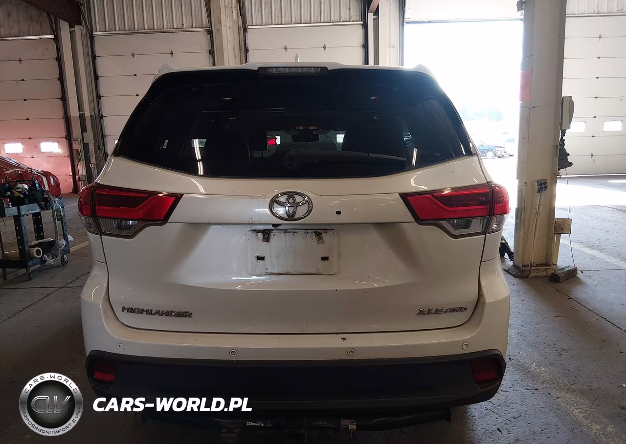 2018 Toyota Highlander Xle VIN:5TDJZRFH4JS529820 - 16