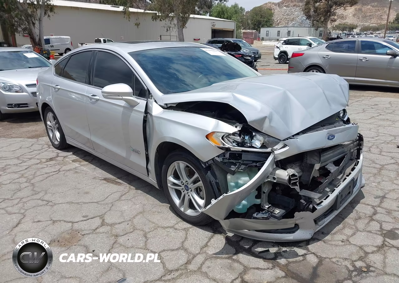 2016 Ford Fusion Energi Titanium – zdjęcie 1 z 14