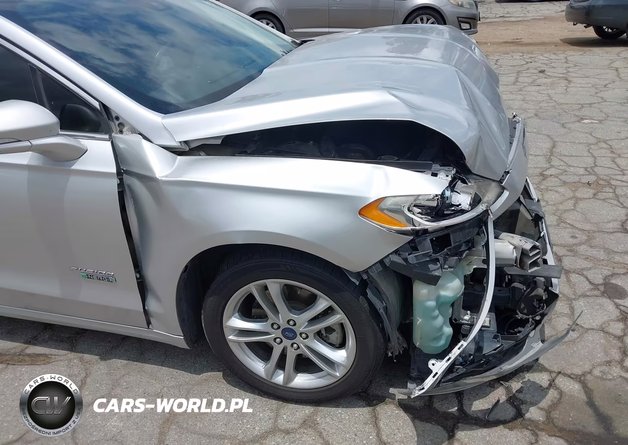 2016 Ford Fusion Energi Titanium VIN:3FA6P0SU6GR115174 - 13