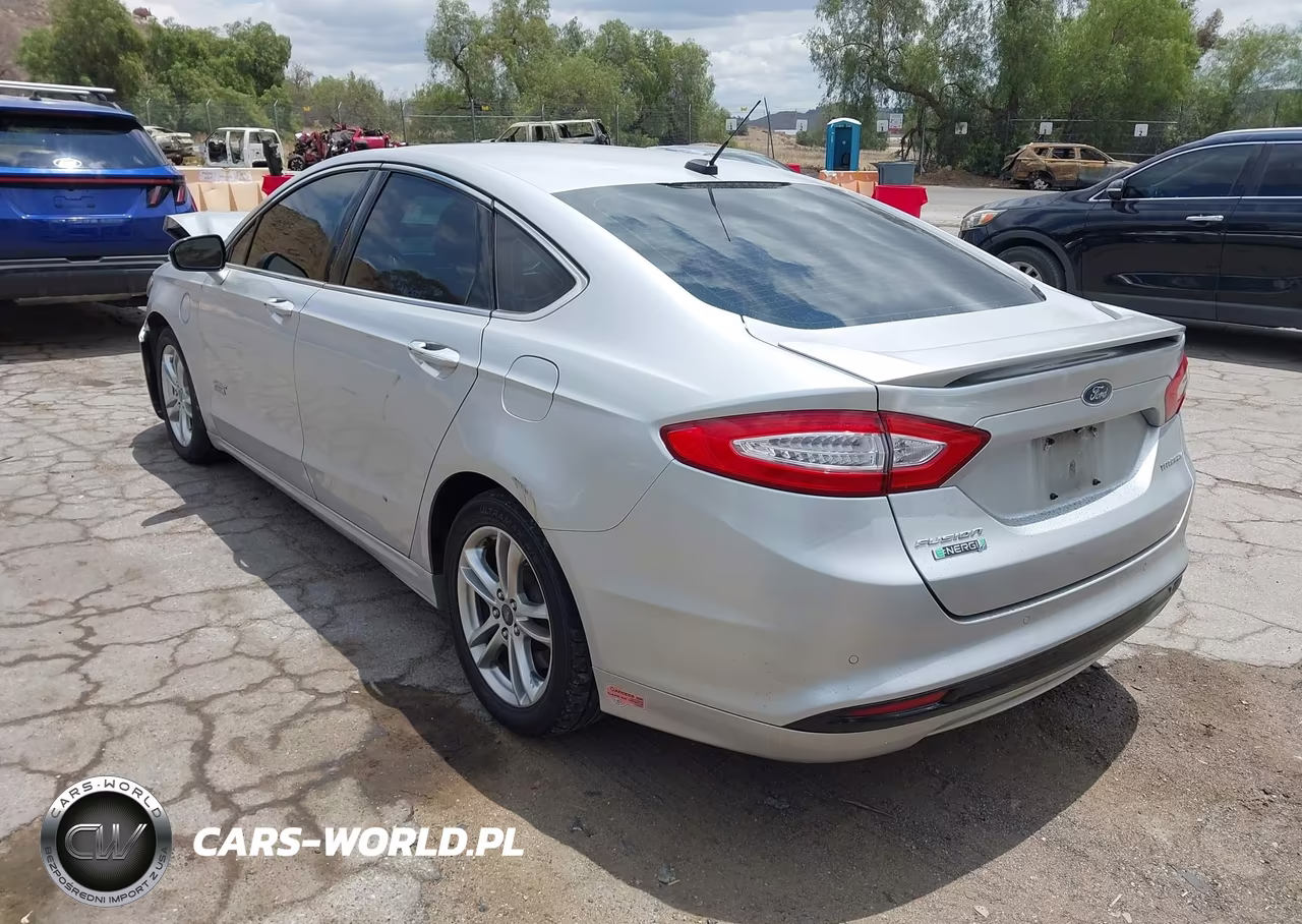 2016 Ford Fusion Energi Titanium VIN:3FA6P0SU6GR115174 - 3