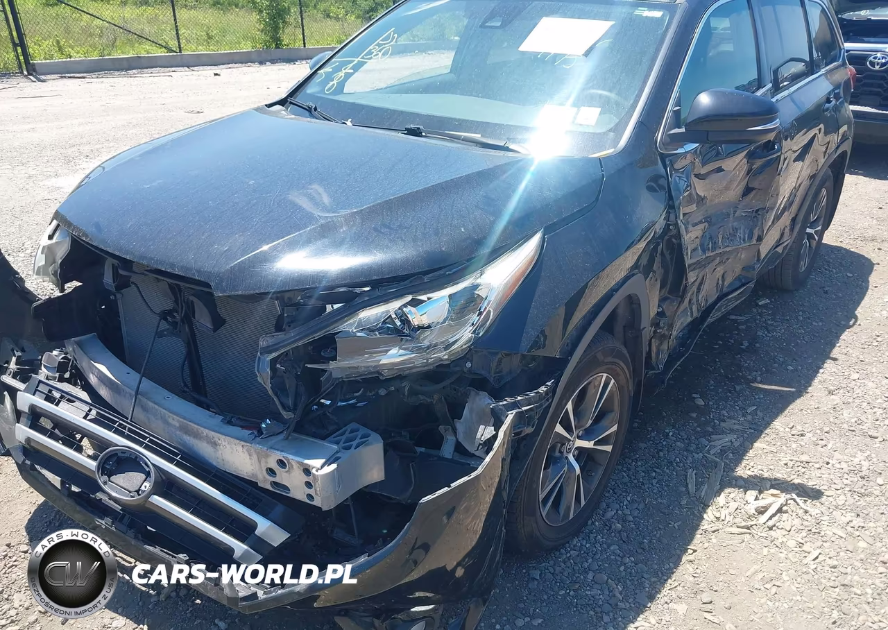 2018 Toyota Highlander Le Plus VIN:5TDBZRFH5JS815891 - 6