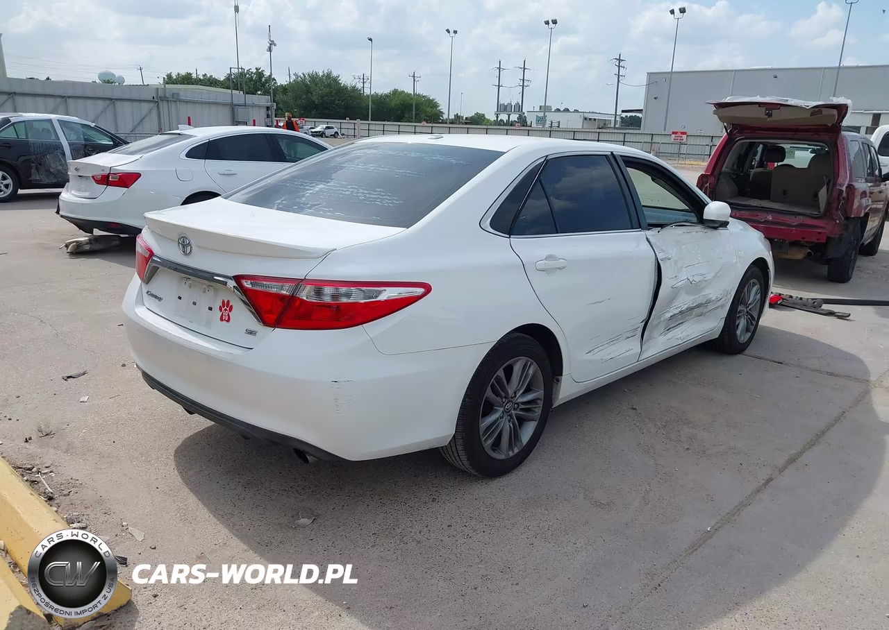 2017 Toyota Camry Se VIN:4T1BF1FK4HU285890 - 4