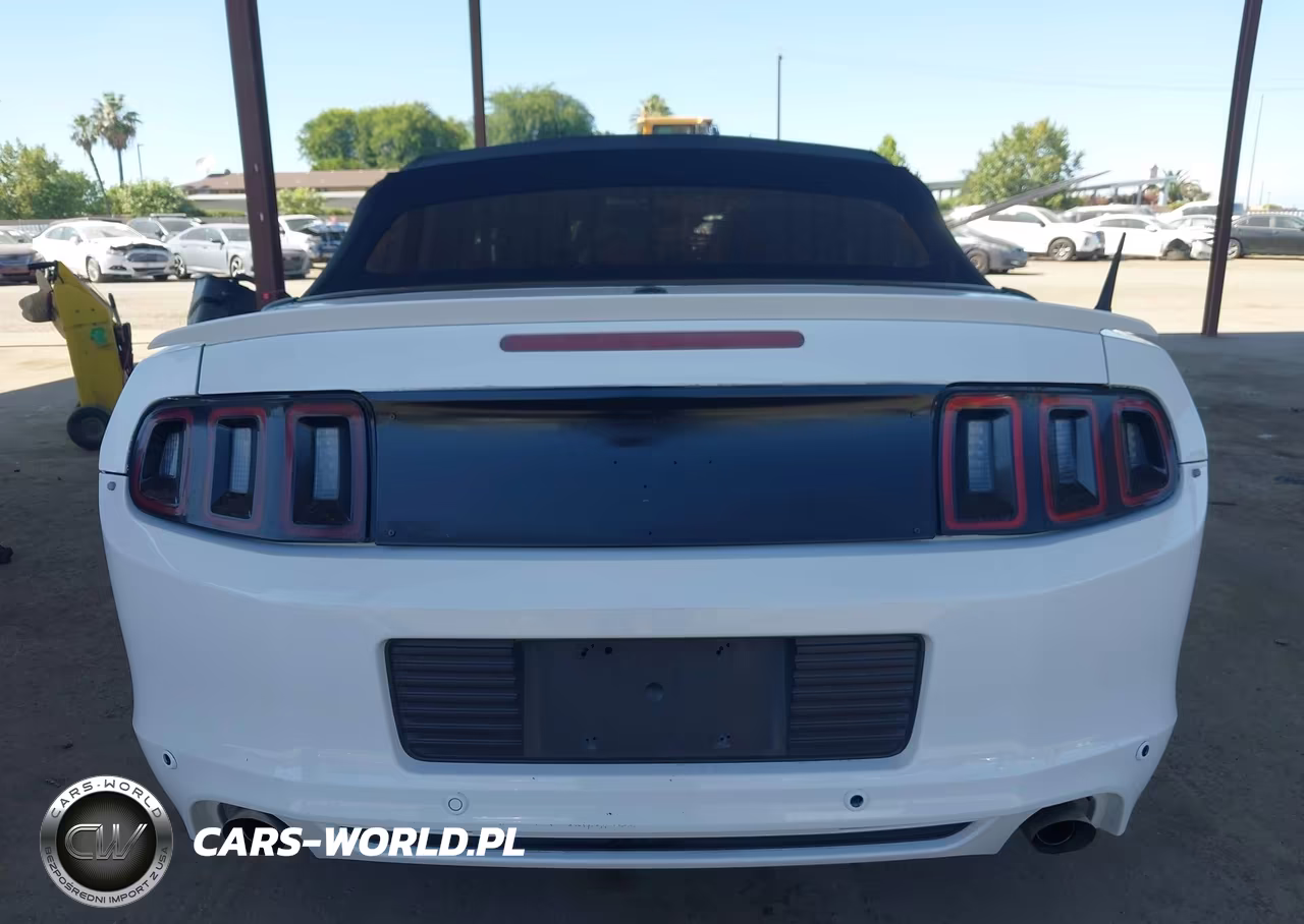 2014 Ford Mustang V6 Premium VIN:1ZVBP8EM4E5220439 - 16