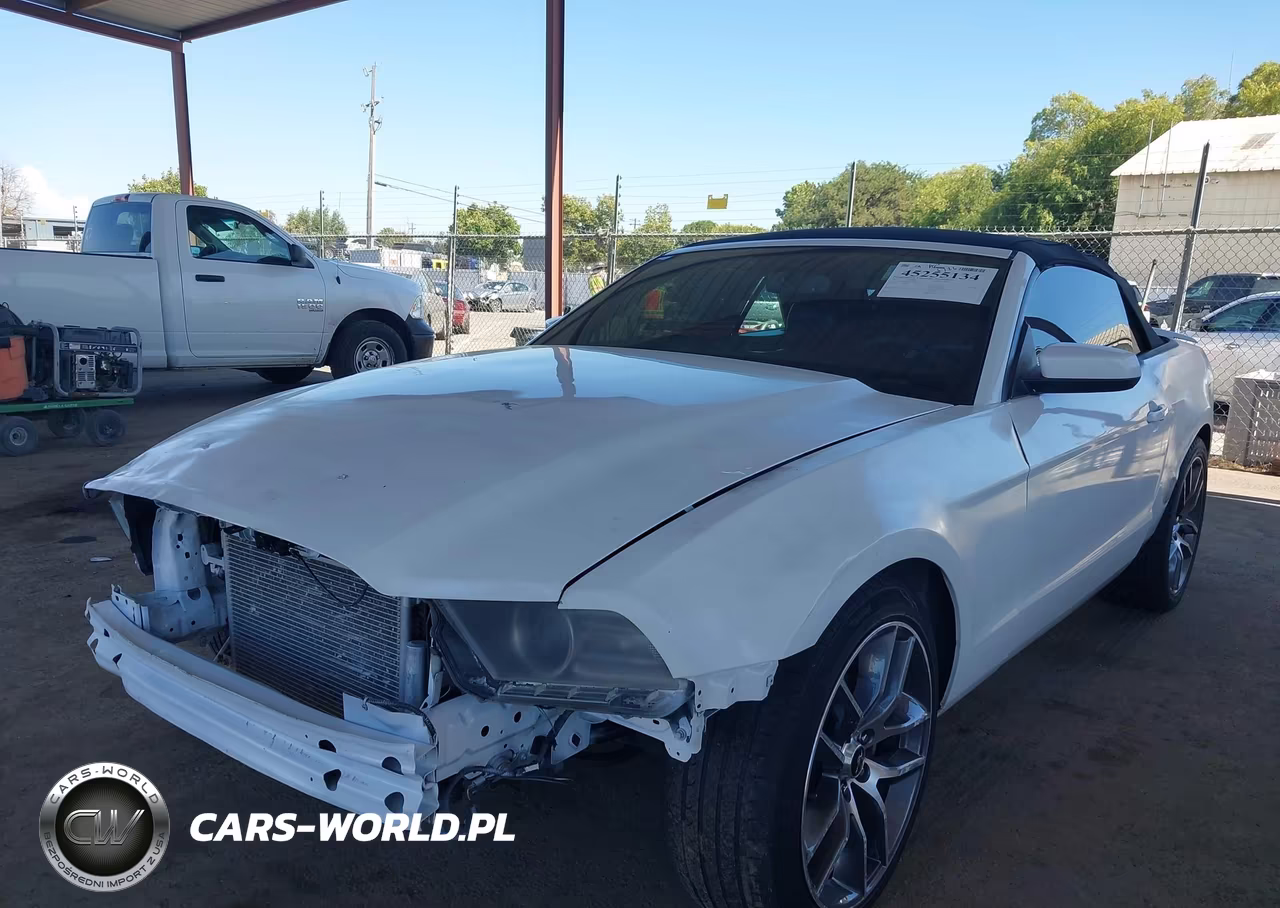 2014 Ford Mustang V6 Premium VIN:1ZVBP8EM4E5220439 - 2