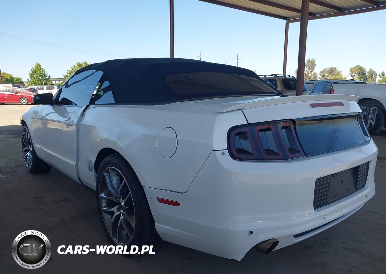 2014 Ford Mustang V6 Premium VIN:1ZVBP8EM4E5220439 - 3