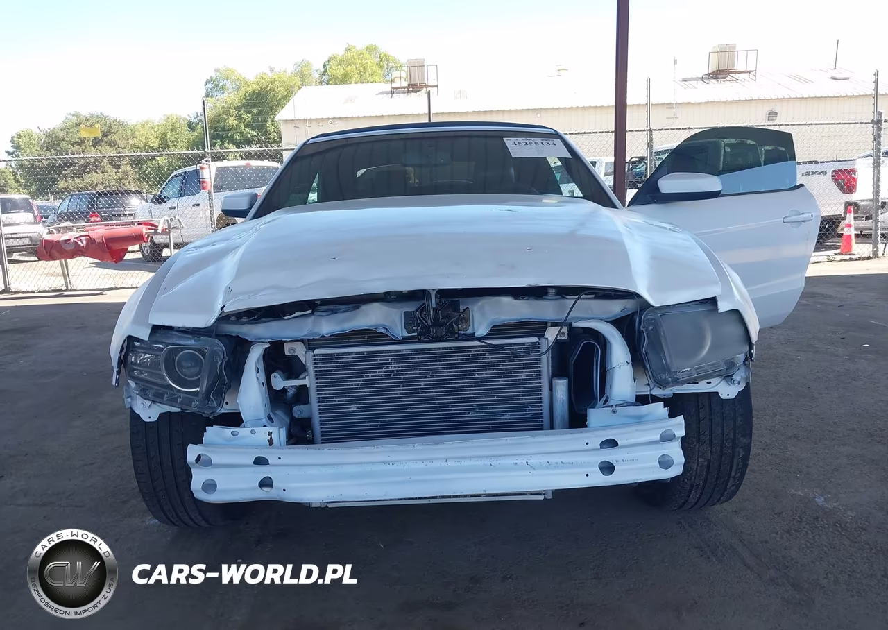 2014 Ford Mustang V6 Premium VIN:1ZVBP8EM4E5220439 - 6