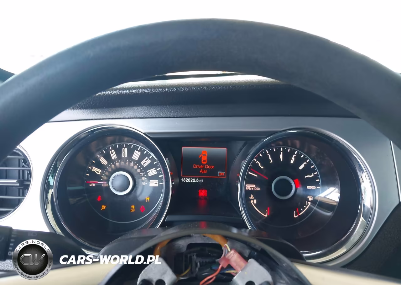 2014 Ford Mustang V6 Premium VIN:1ZVBP8EM4E5220439 - 7